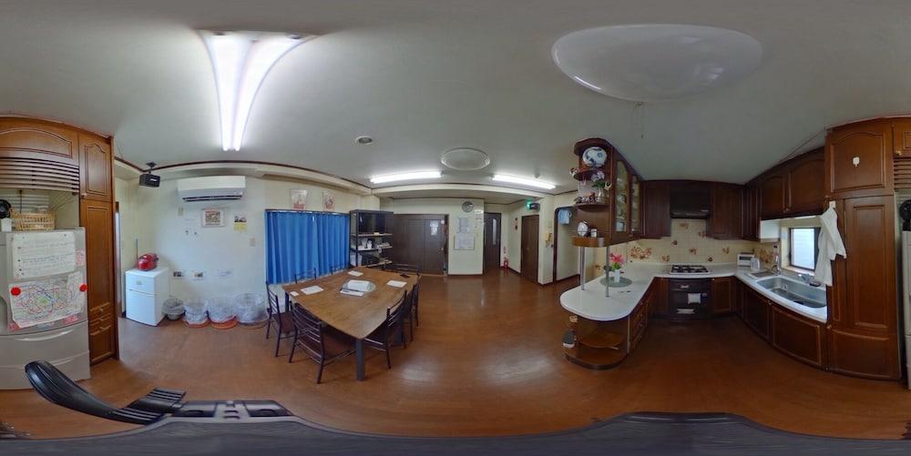 GUEST HOUSE SAKAE - Hostel