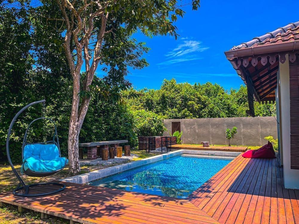 ROYALE RIVIERA RESORT PRIVATE POOL VILLA - Tap to explore photos