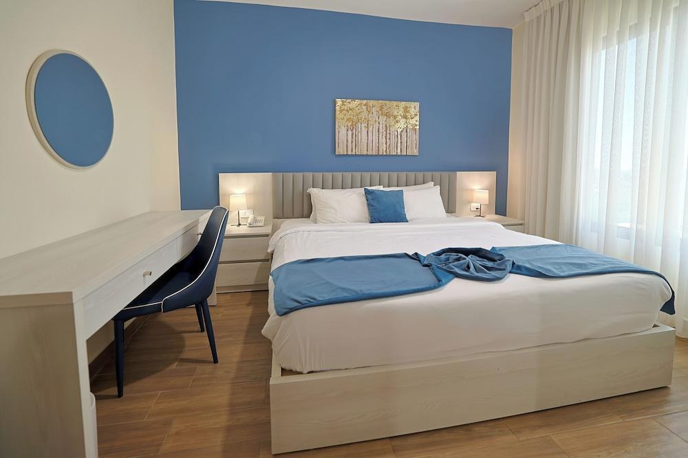 46 Serviced Apartments Room Type - Classic Studio, 1 Bedroom