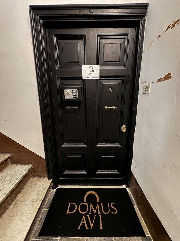 Domus Avi Vaticano - Tap to explore photos