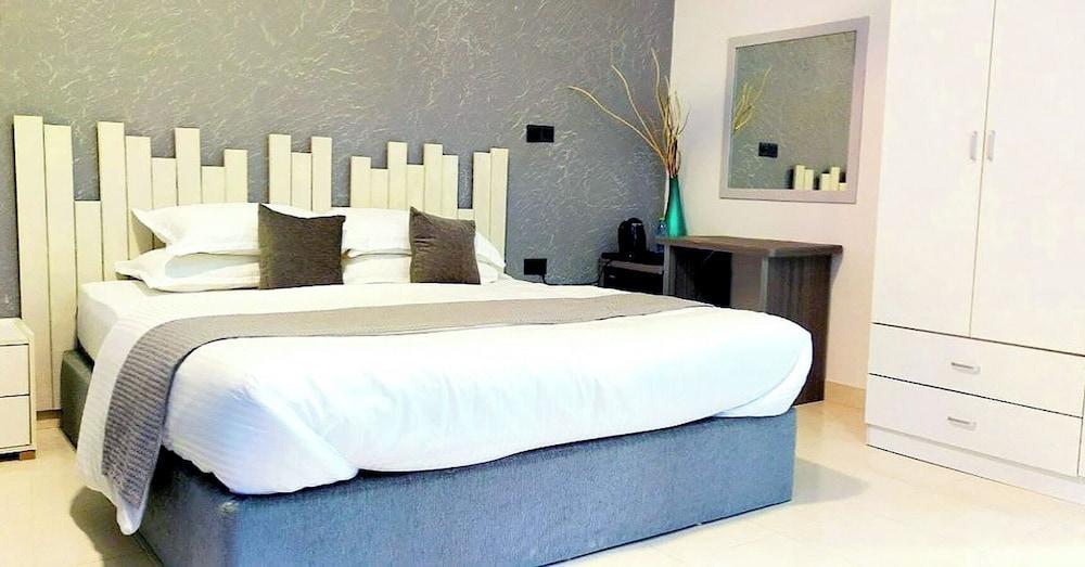 Turtle Inn Dharavandhoo Room Type - Deluxe Double Room