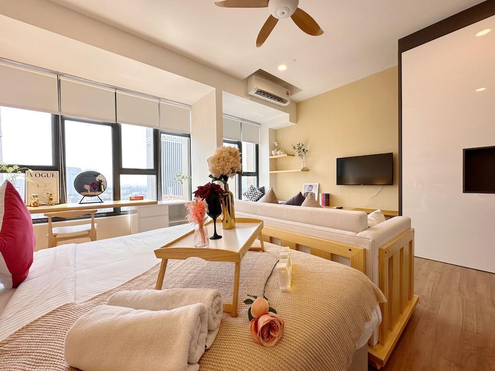 Ceylonz Suites KLCC By Twin Tower View Room Type - Superior Studio Suite, 1 Bedroom, Kitchen, City View Ceylonz Suites KLCC By Twin Tower View Room Type - Superior Studio Suite, 1 Bedroom, Kitchen, City View