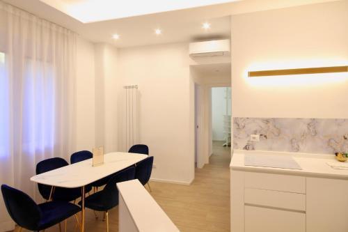 Live Doria Luxury Apartment - Tap to explore photos