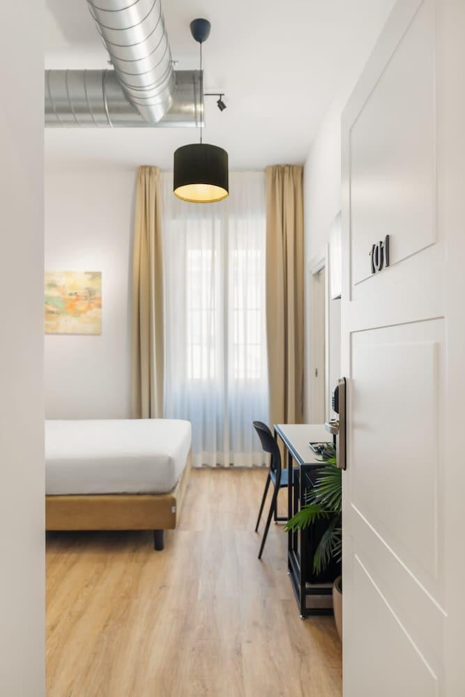 Adelante Rooms Room Type - Standard Room