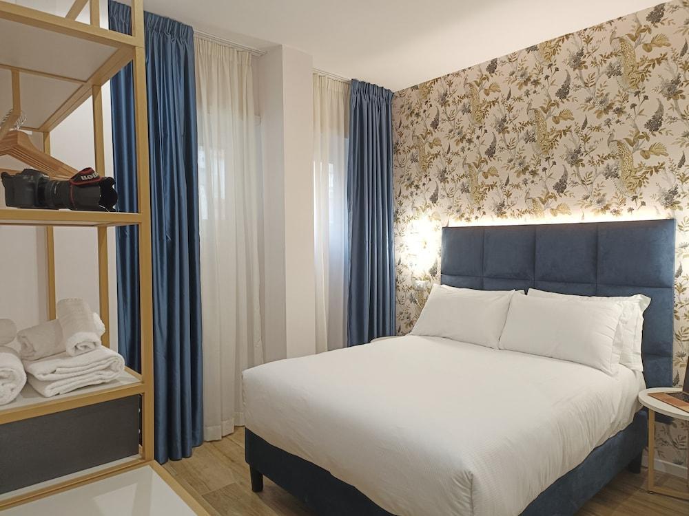 Romi Suite Room Type - Business Room, 1 Double Bed, Non Smoking, Air conditioning Romi Suite Room Type - Business Room, 1 Double Bed, Non Smoking, Air conditioning