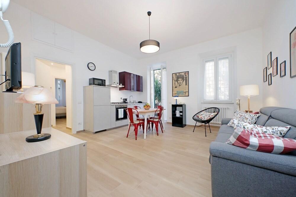 Brand new Vatican flat with terrace - Tap to explore photos