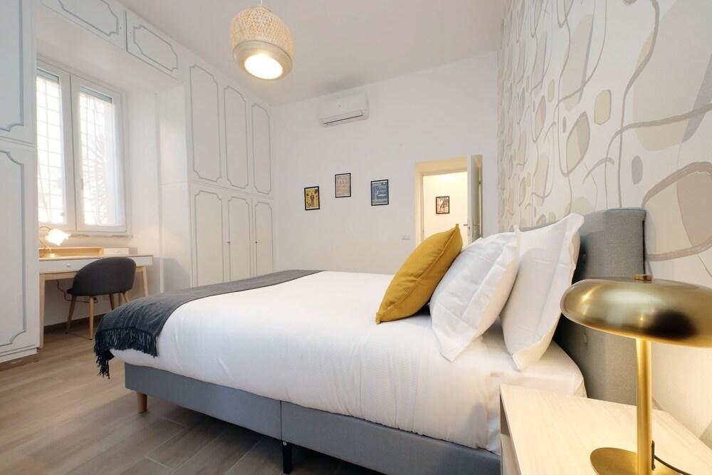 Brand new Vatican flat with terrace - Tap to explore photos
