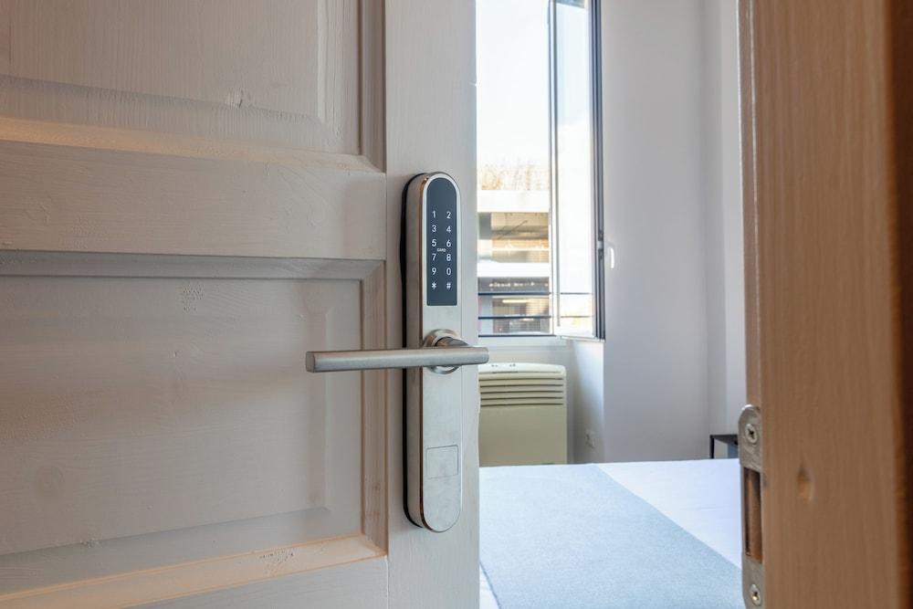 Joe Litty Guesthouse Room Type - Superior Room, City View