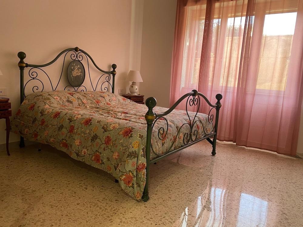 B&B POSEIDON Room Type - Deluxe Double Room