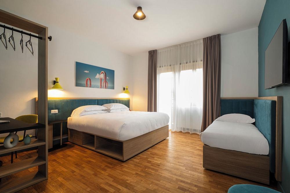 Rome Ciampino Smart Hotel Room Type - Standard Triple Room Rome Ciampino Smart Hotel Room Type - Standard Triple Room