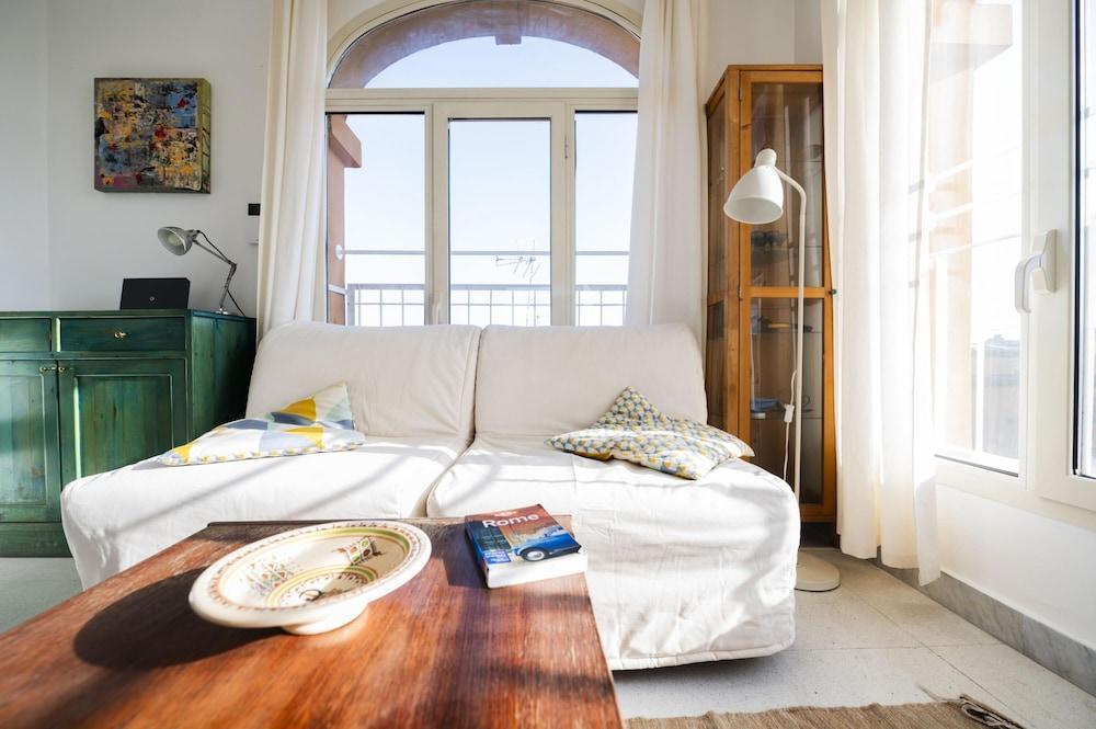St John Basilica Lovely Tower Apartment