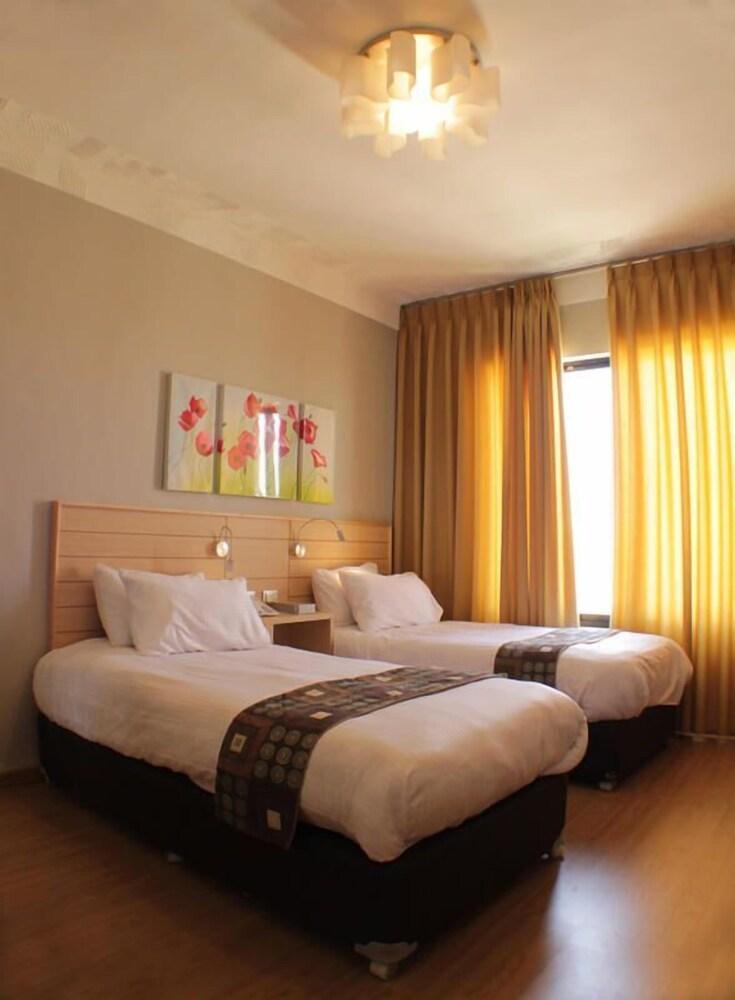 Crystal Suites Room Type - Suite, 1 Bedroom