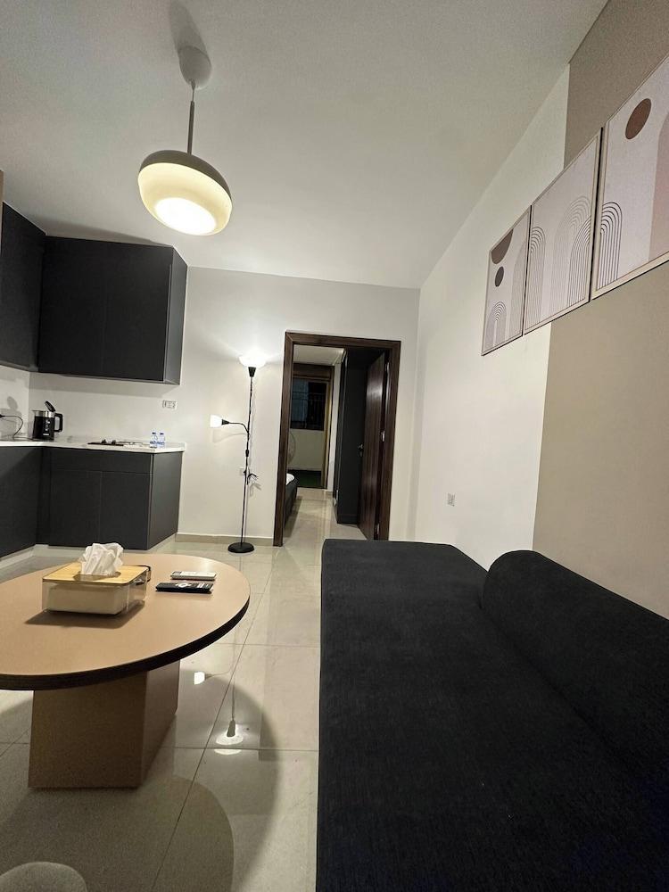 Stylish Luxe Apartment Room Type - Apartment, 1 Bedroom, Accessible, Smoking