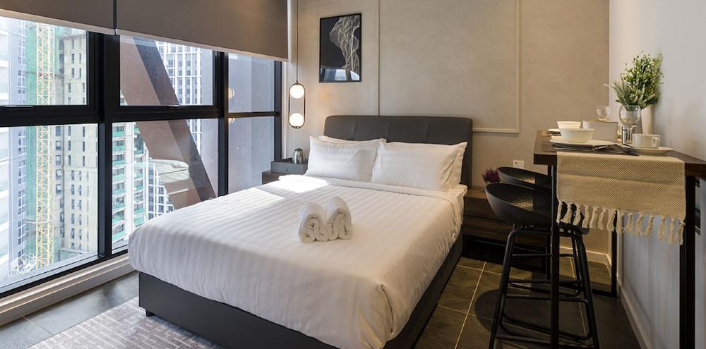 Scarletz Suites by Travelet Experience - Tap to explore photos