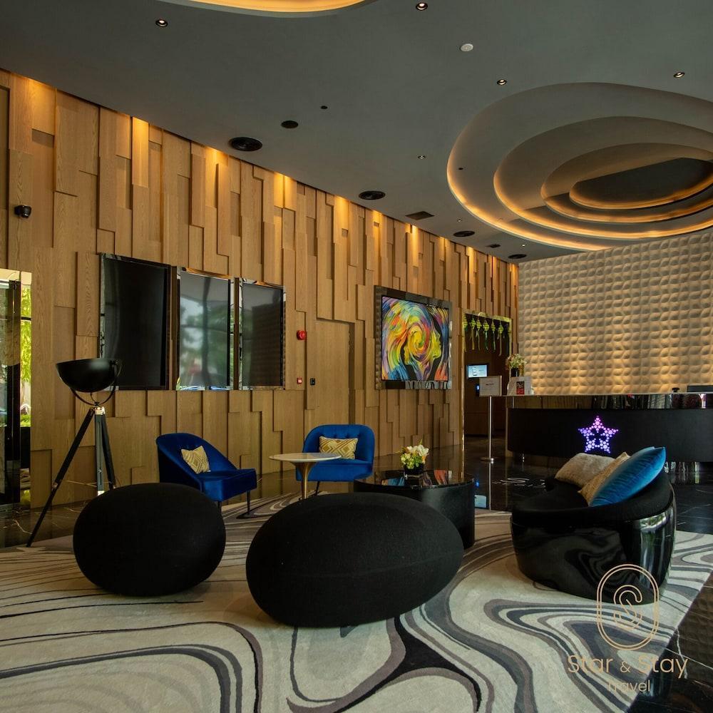 Star Residence by Axquisite Suites - Tap to explore photos