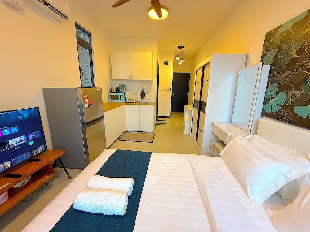 Neu Suites By Serenity Vacation Homes Room Type - Honeymoon Apartment, 1 Bedroom, Non Smoking, Refrigerator & Microwave