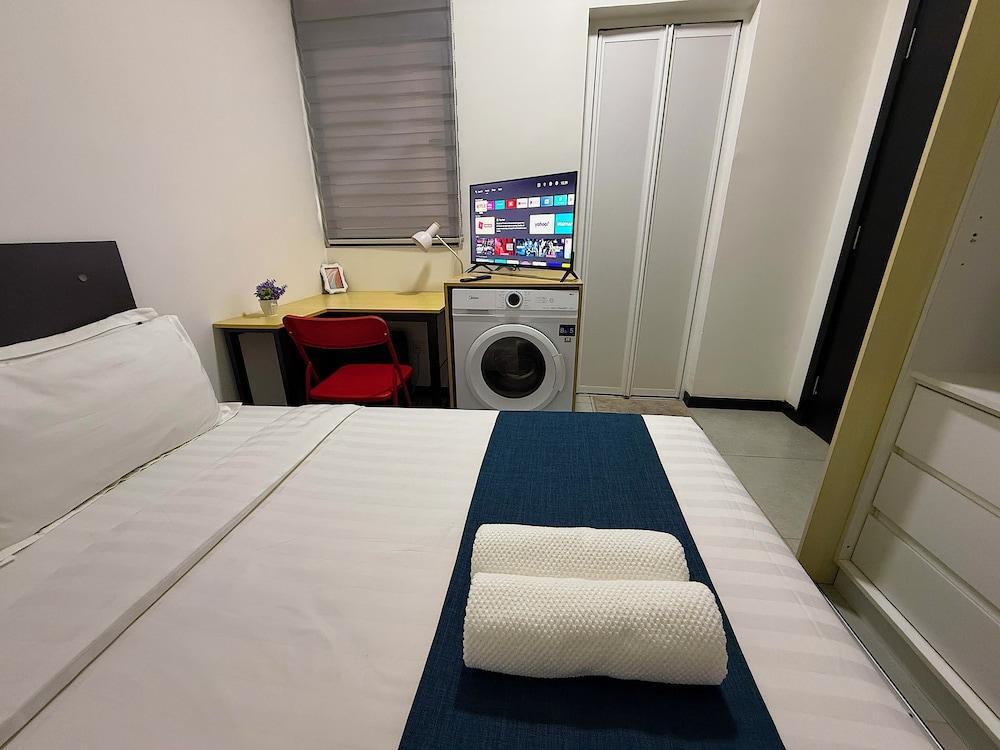 Neu Suites By Serenity Vacation Homes Room Type - Classic Studio Suite, 1 Queen Bed, Non Smoking, Allergy Friendly