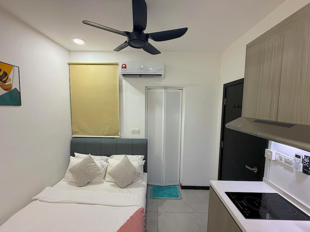 Neu Suites By Serenity Vacation Homes Room Type - Junior Suite, 1 Queen Bed, Non Smoking, Kitchen