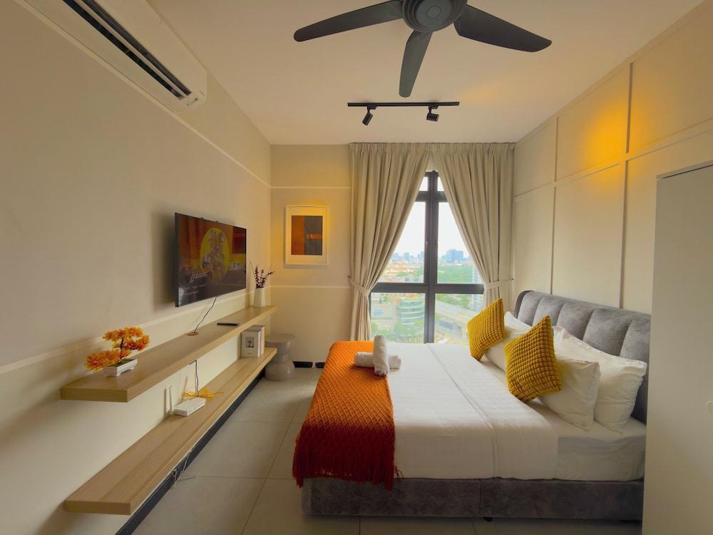 Neu Suites By Serenity Vacation Homes Room Type - Presidential Apartment, 1 Queen Bed, Non Smoking, Kitchen