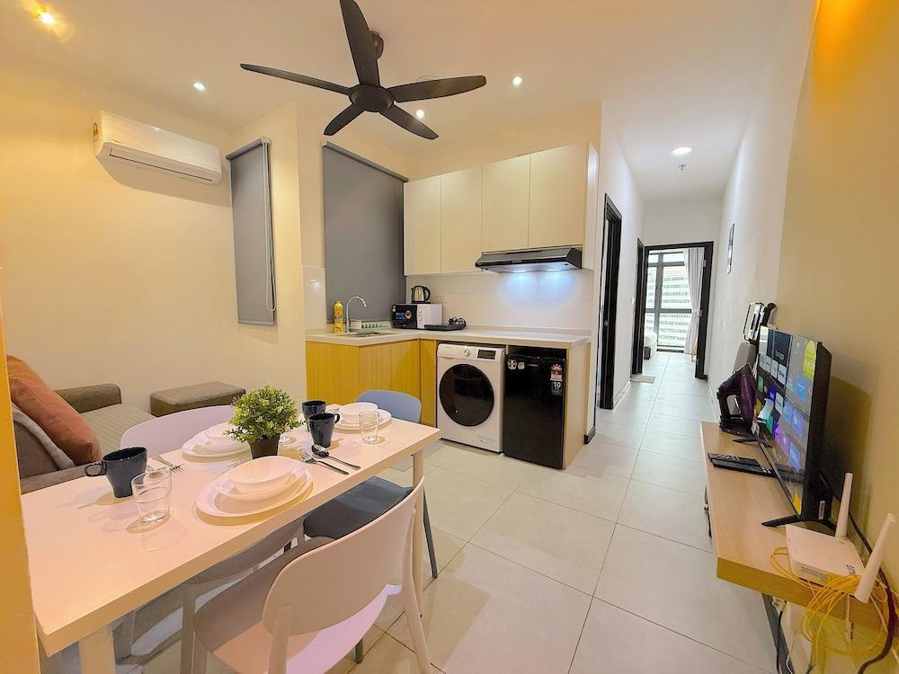 Neu Suites By Serenity Vacation Homes Room Type - Family Apartment, 2 Bedrooms, Refrigerator & Microwave, City View