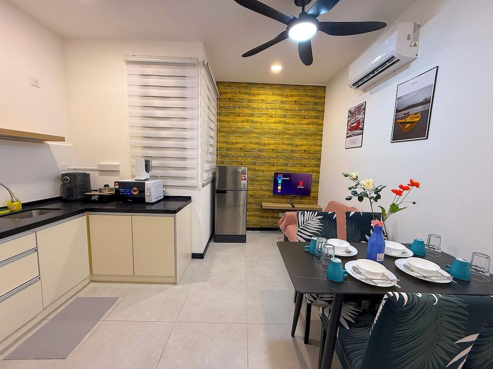 Neu Suites By Serenity Vacation Homes Room Type - Deluxe Apartment, 2 Bedrooms, Refrigerator & Microwave, City View