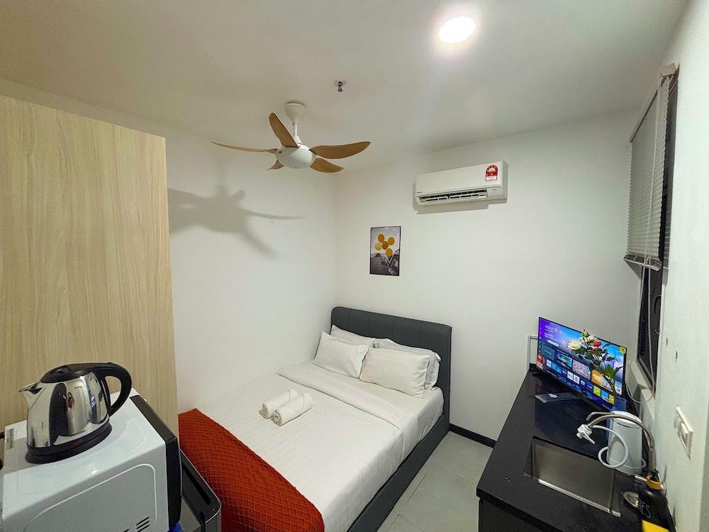 Neu Suites By Serenity Vacation Homes Room Type - Economy Suite, 1 Queen Bed, Non Smoking, Allergy Friendly