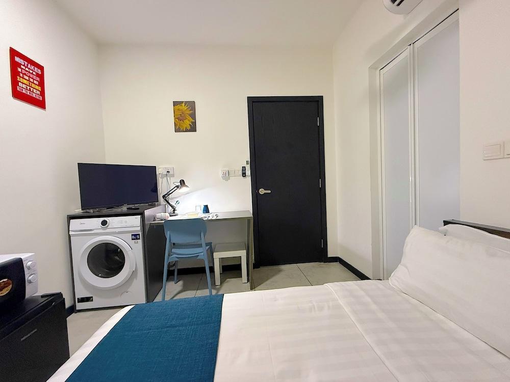 Neu Suites By Serenity Vacation Homes Room Type - Suite, 1 Queen Bed, Non Smoking, Private Bathroom