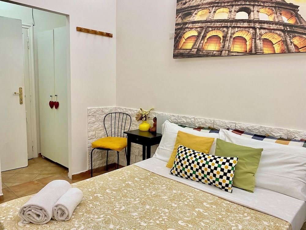 Domus Romana B & B Room Type - Economy Double Room, Ensuite
