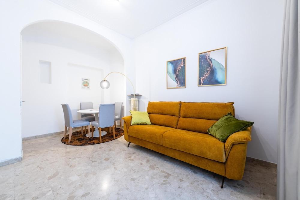 Casa Karol Boutique Apartment - Tap to explore photos