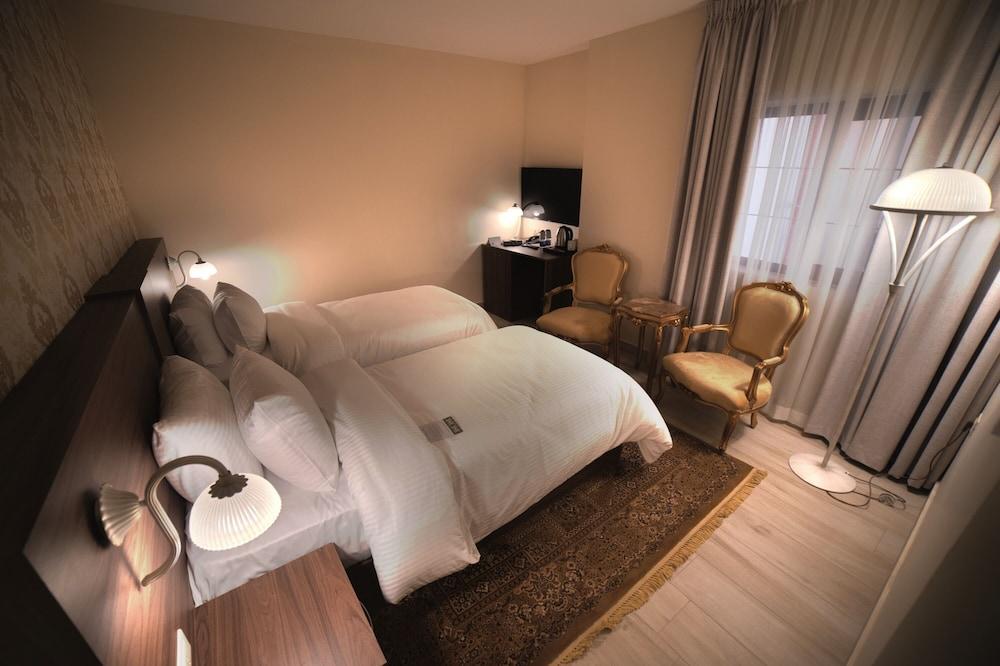 Khan Khediwe Hotel Room Type - Premium Twin Room