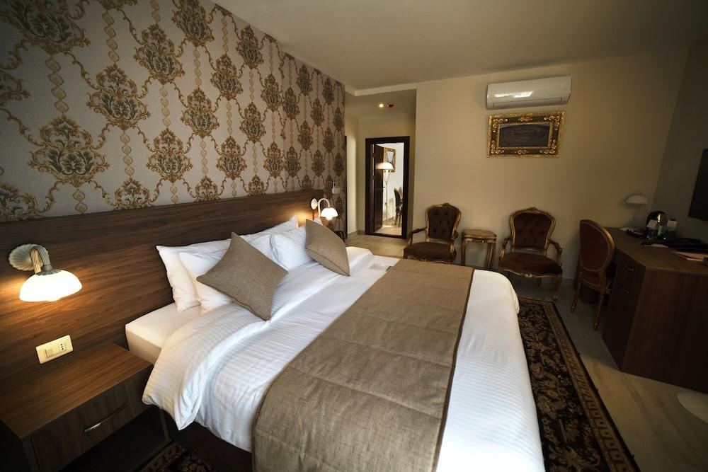 Khan Khediwe Hotel Room Type - Deluxe Double Room