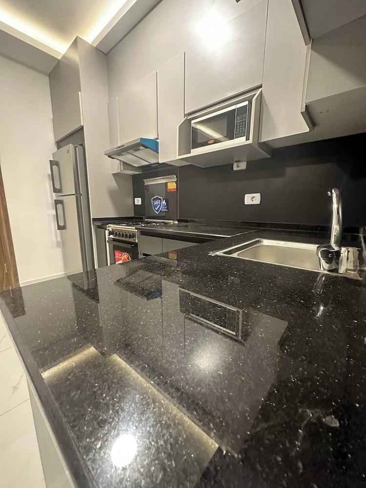 JRE Cozy Home Near All Services 19 Room Type - Apartment, 2 Bedrooms, Accessible, Smoking