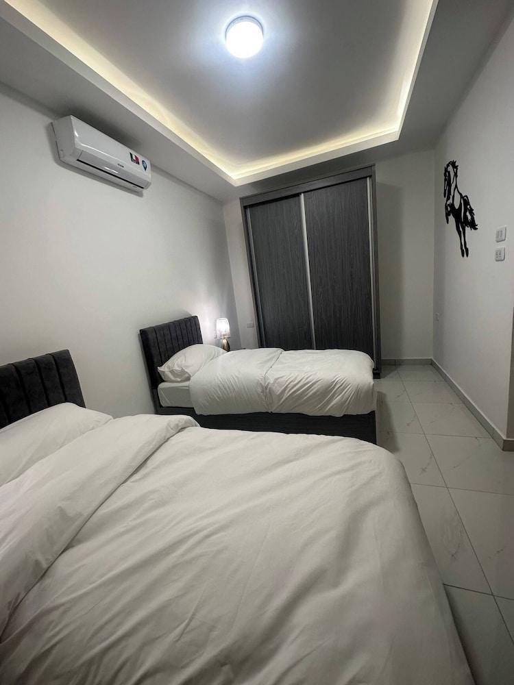 JRE Cozy Home Near All Services 19 - Tap to explore photos