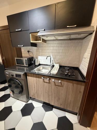 JRE Abdoun Rooftop 2bedroom Kh&sh 02 - Tap to explore photos