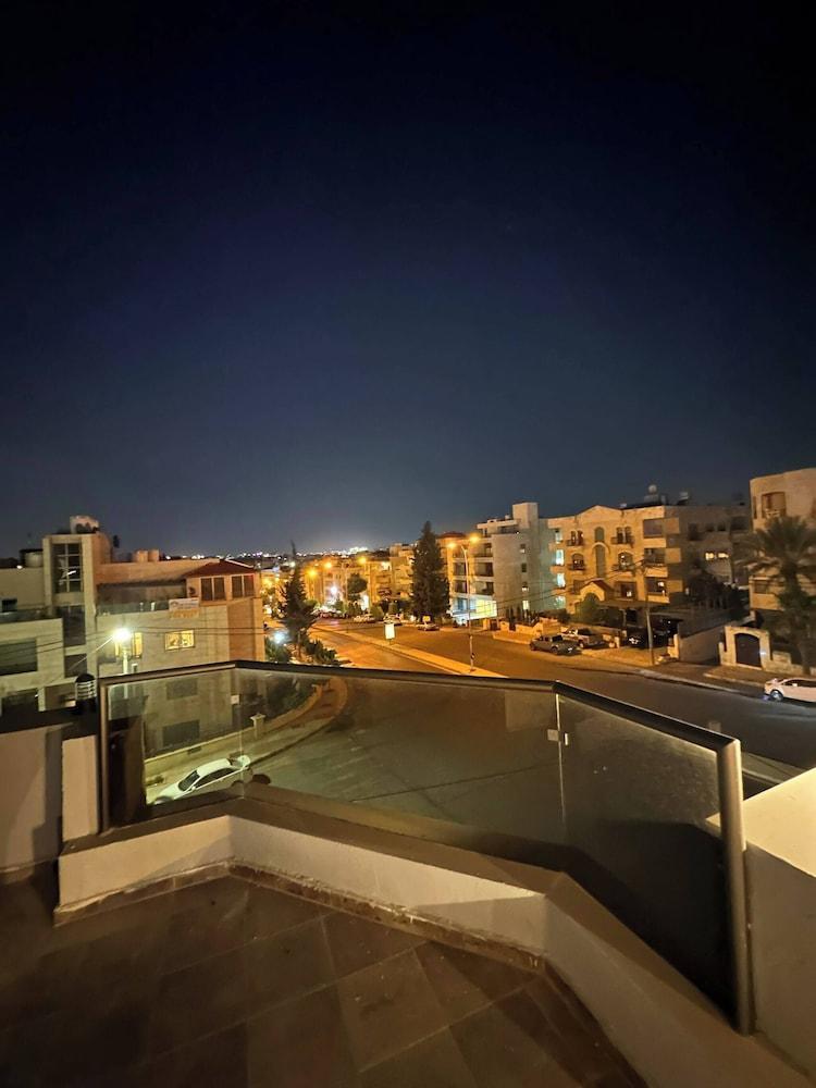 JRE Abdoun Rooftop 2bedroom Kh&sh 02 Room Type - Apartment, 2 Bedrooms, Accessible, Smoking JRE Abdoun Rooftop 2bedroom Kh&sh 02 Room Type - Apartment, 2 Bedrooms, Accessible, Smoking