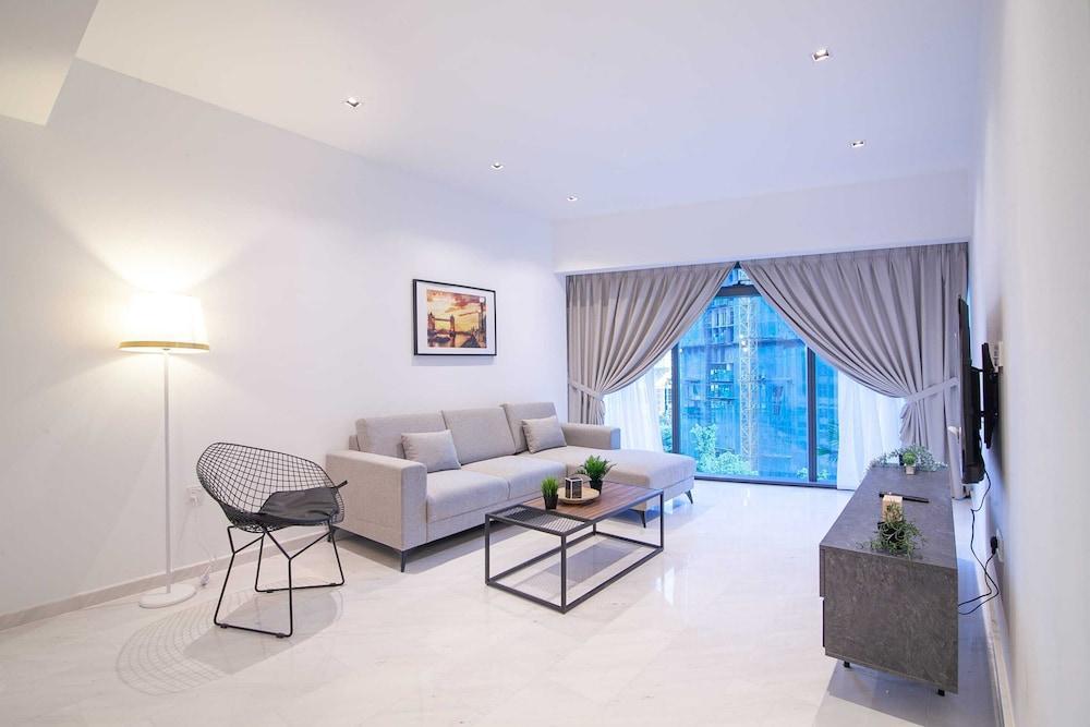 Eaton Residences KL by Plush - Tap to explore photos