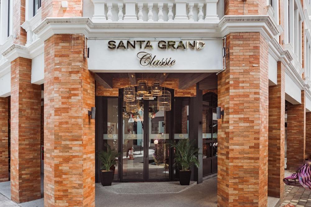 Santa Grand Classic Chinatown