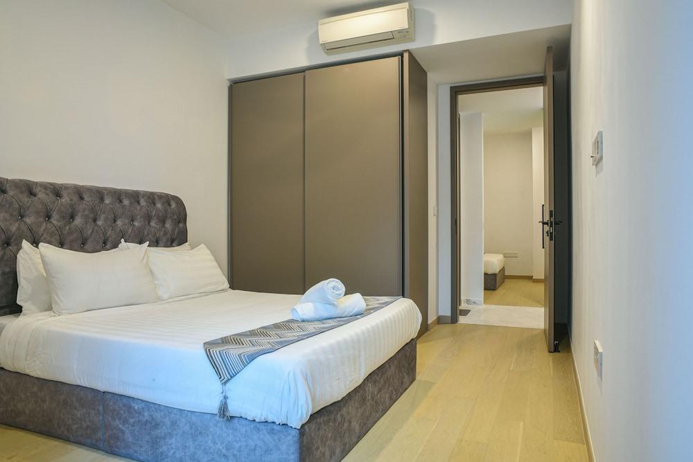 KlCC residences at Eaton - Tap to explore photos