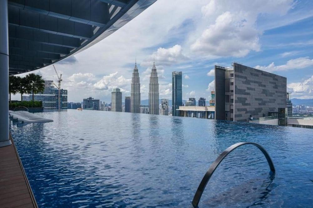 KlCC residences at Eaton - Tap to explore photos