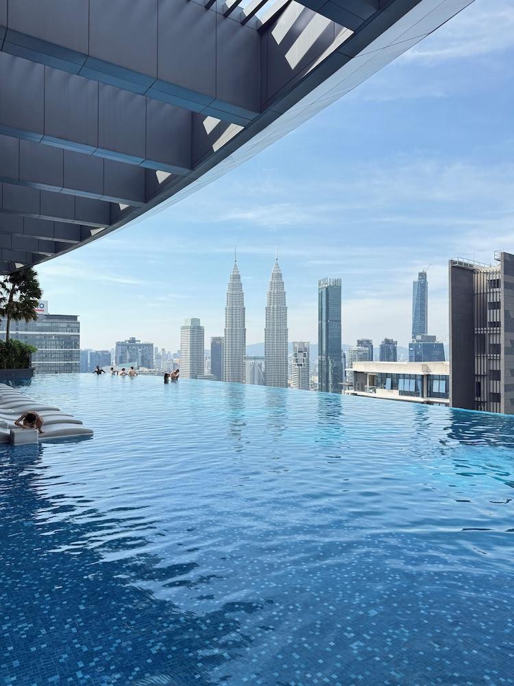 Eaton Residence KLCC By Flixses - Tap to explore photos