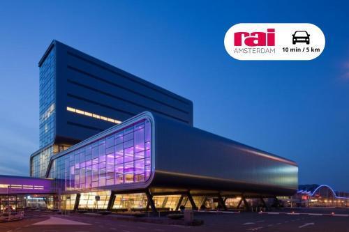 Amsterdam Lake Hotel