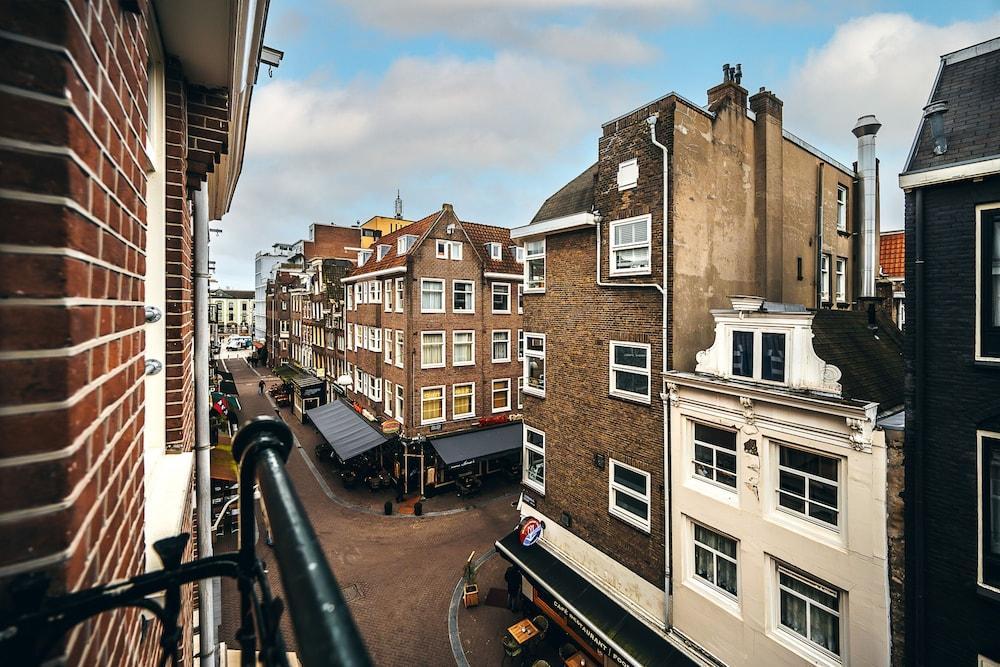 limehome Amsterdam Leidsekruisstraat - Tap to explore photos