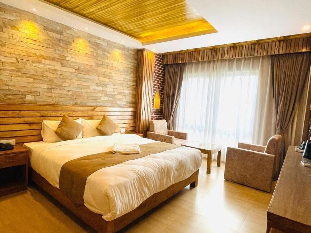 Matina Suites and Spa - Tap to explore photos
