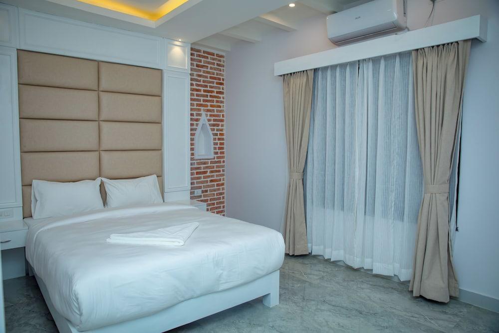 Matina Suites and Spa Room Type - Royal Queen Deluxe Room