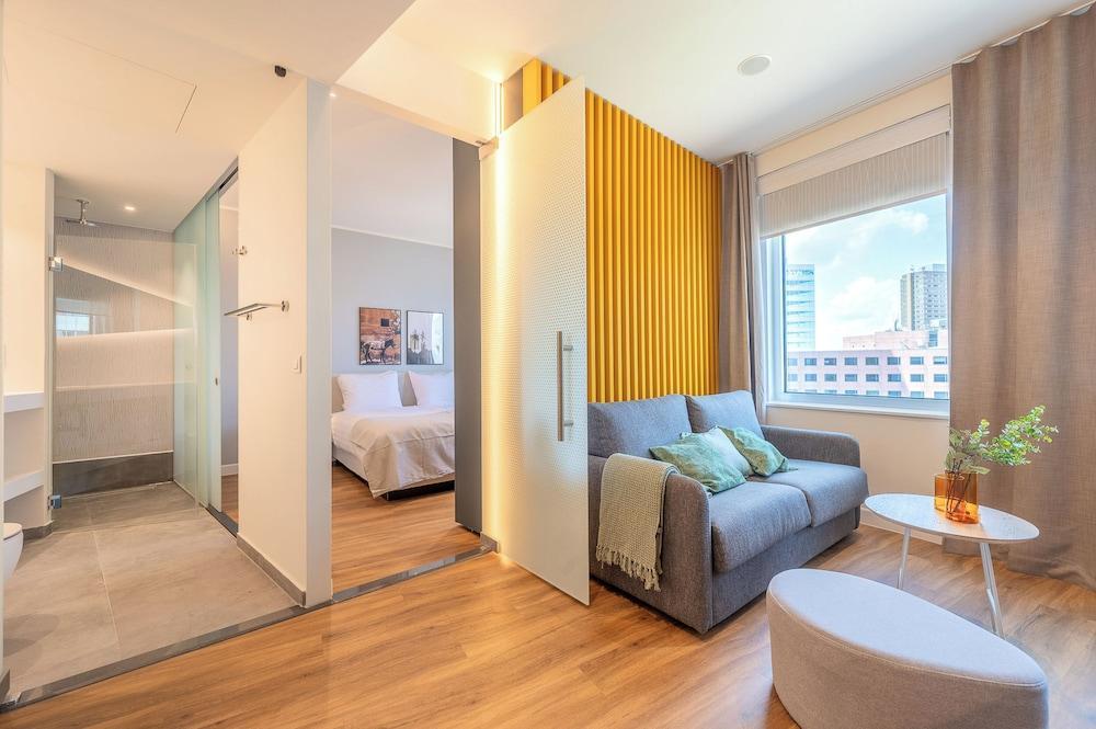 Limehome Amsterdam Westerpark Room Type - Suite with Sofa Bed