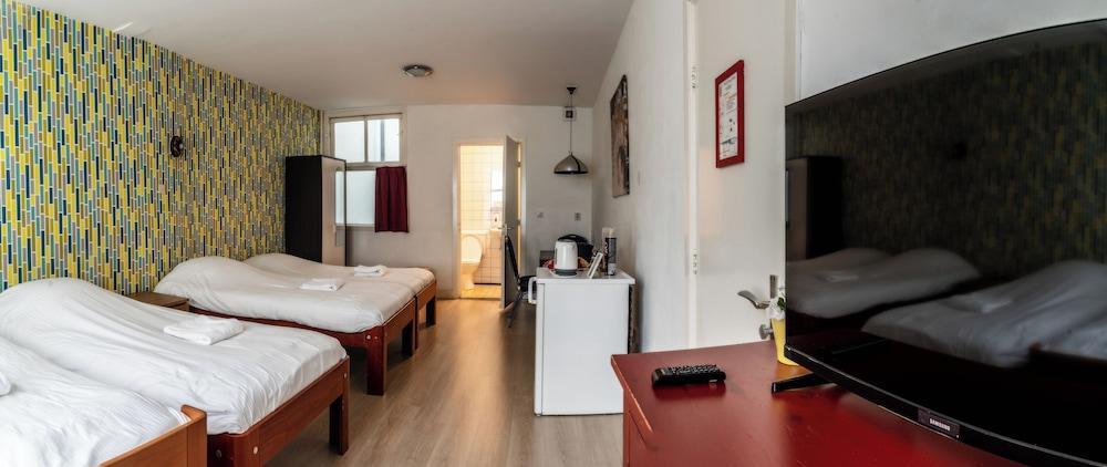 Hotel & bar Royal taste Amsterdam Room Type - Triple Room