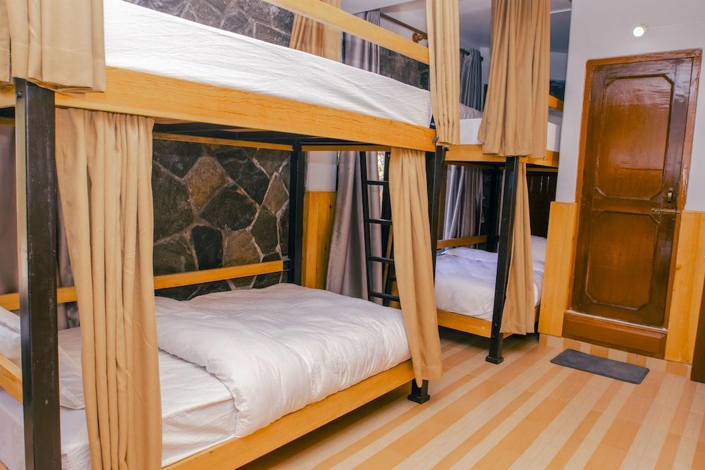 Roamers Inn - Hostel Room Type - Shared Dormitory, Women only