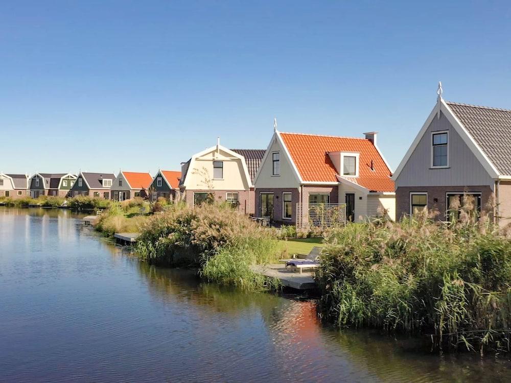 Detached Holiday Home Near Amsterdam