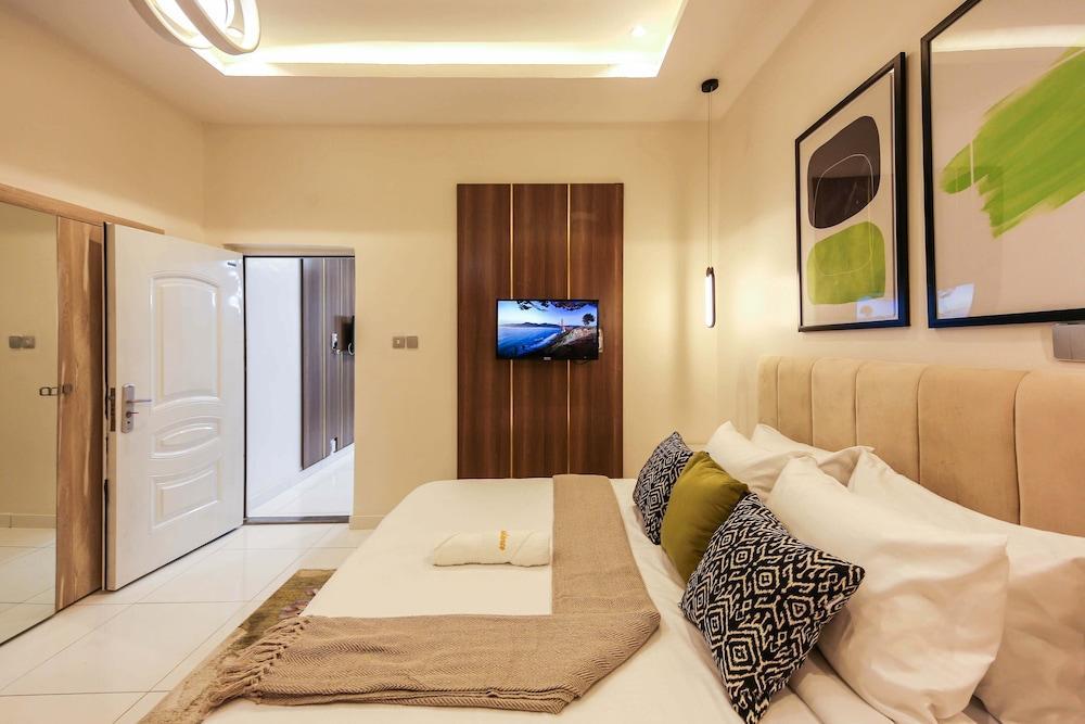 George Residence Osapa - Tap to explore photos
