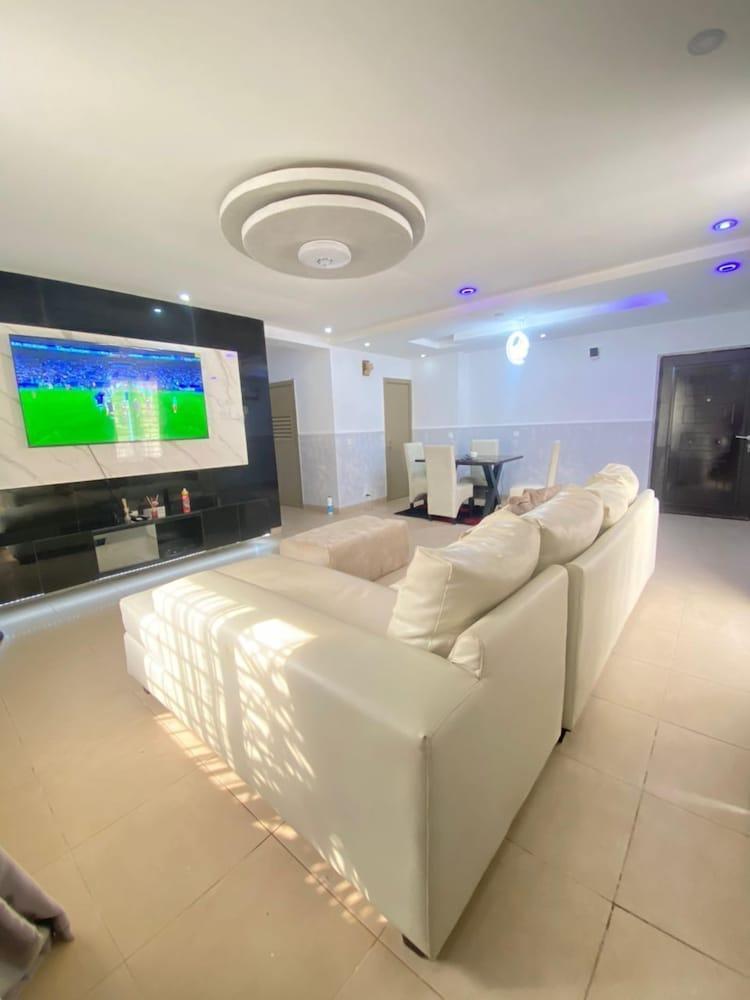 Samcel Shortlet Apartment Room Type - Premium Apartment